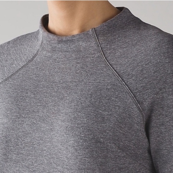 Lululemon Gray long sleeve crop - Picture 3 of 5